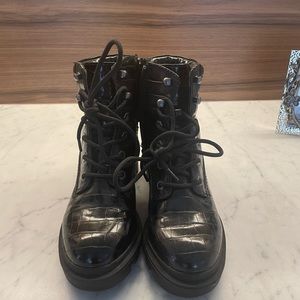 Steve Madden girls black boot size 5!!